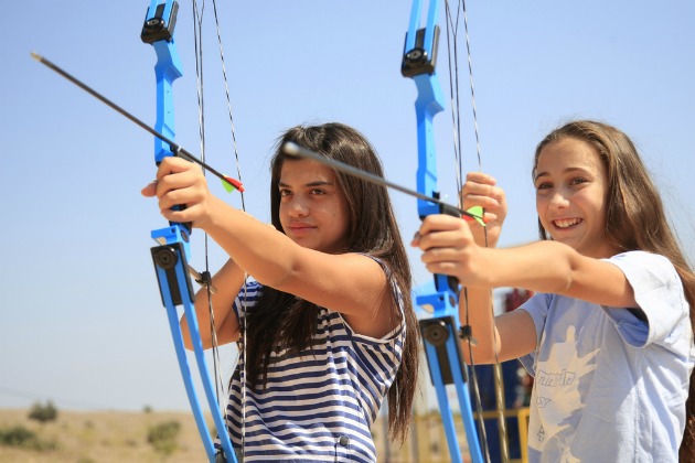 The children do all the activities of a regular summer camp, but under medical supervision.