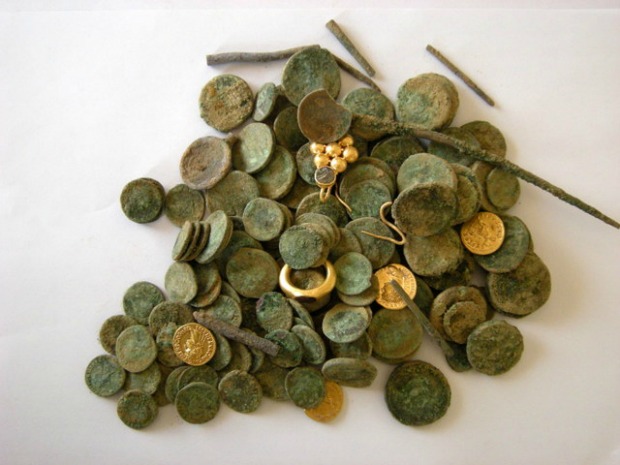 2000-hoard The hoard: photograph – Sharon Gal, courtesy of the Israel Antiquities Authority.