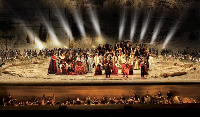 Carmen. Photo by Yossi Zwecker