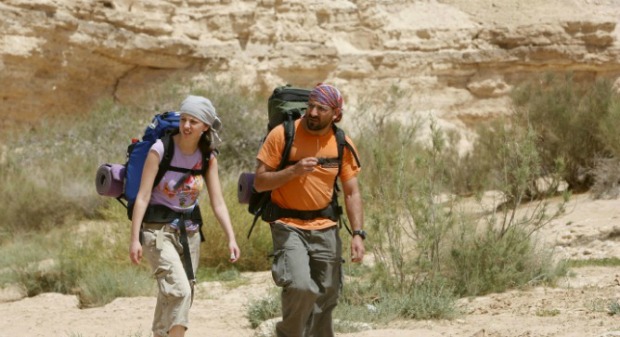 Hikers cross the desert on the Israel Trail. Photo by Flash90.