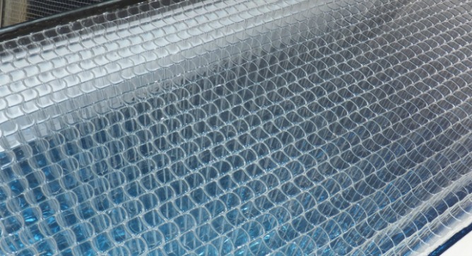 Tigi’s Honeycomb Collector keeps more heat inside.