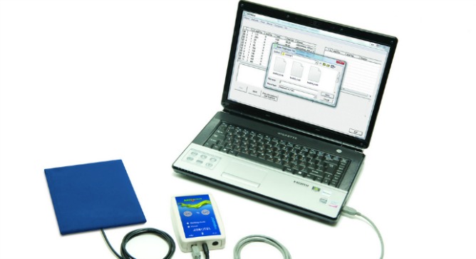 MDwave therapist unit and PC.