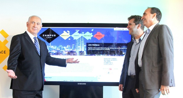 netanyahu-campus At the opening event, from left, Prime Minister Netanyahu, Google Israel Managing Director Meir Brand and Google Israel R&D Center Director Yossi Matias. Photo by Niv Kantor