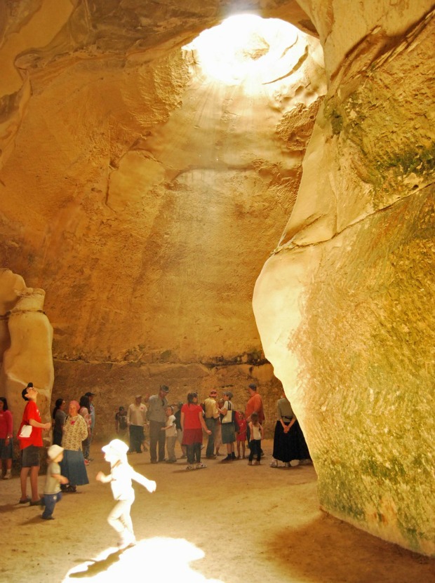 bell-cave “Sun’s Rays Show Ghost in Bell Limestone Cave?” by Ralph Loewenthal