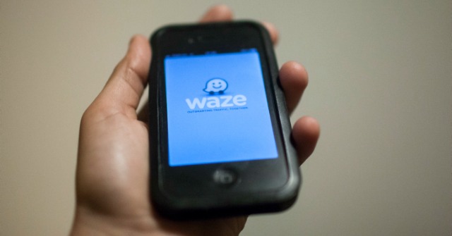 waze-phone Waze photo by Yonatan Sindel/Flash90