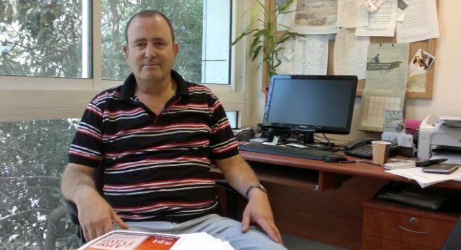 An accessible executive. Photo by Abigail Klein Leichman