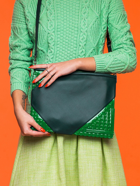 Tel Aviv bag. Photo by Gilad Bar-Shalev