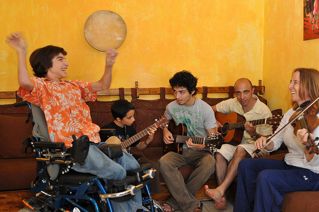 Cap 2: The family that plays together stays together. Photo by Tzvika Portnoy 