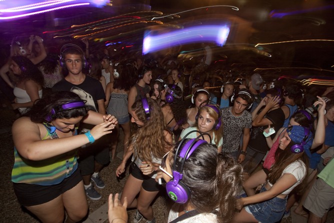 Last year’s Amazing Headphones Party will be reprised. (Photo by Dror Garti/FlASH90)