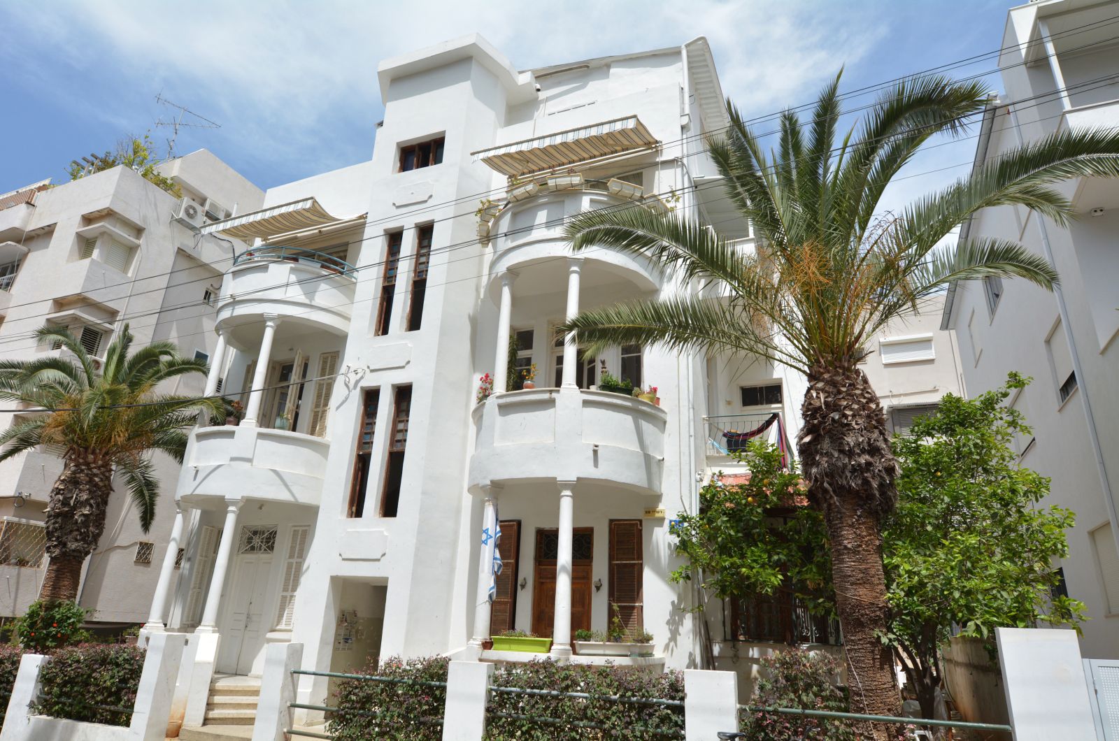 Take a walk on the White side - a Bauhaus building in Tel Aviv. Photo via ChameleonsEye/www.shutterstock.com Take a walk on the White side - a Bauhaus building in Tel Aviv. Photo via ChameleonsEye/www.shutterstock.com