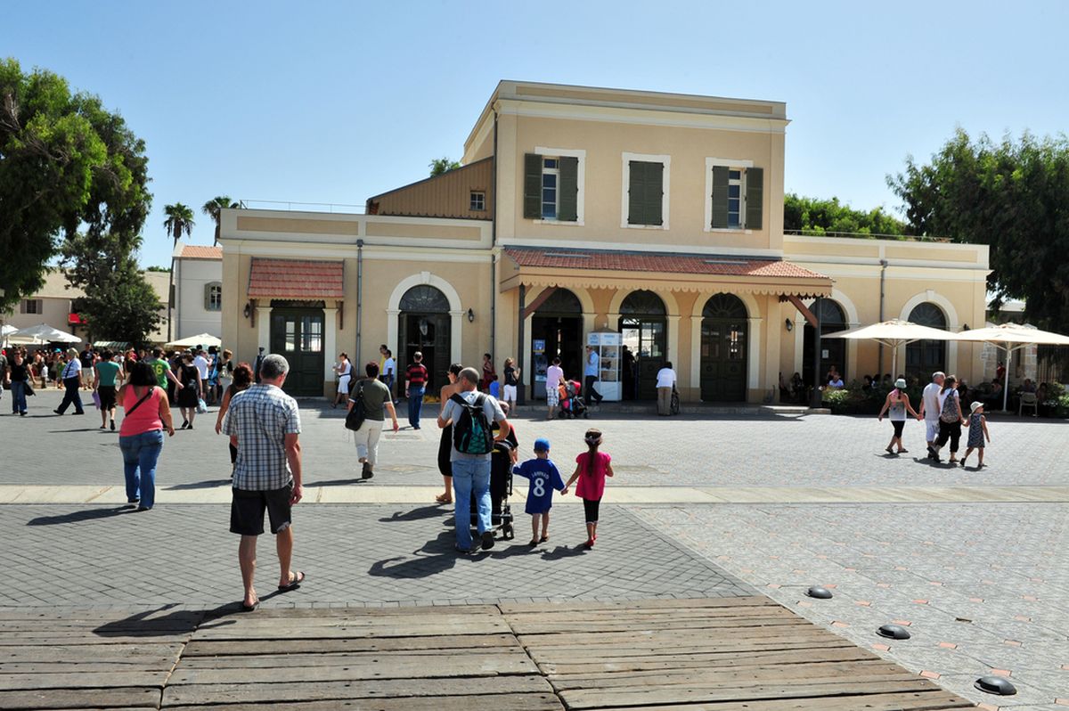 Hatahana in Tel Aviv. Photo via ChameleonsEye/www.shutterstock.com Hatahana in Tel Aviv. Photo via ChameleonsEye/www.shutterstock.com