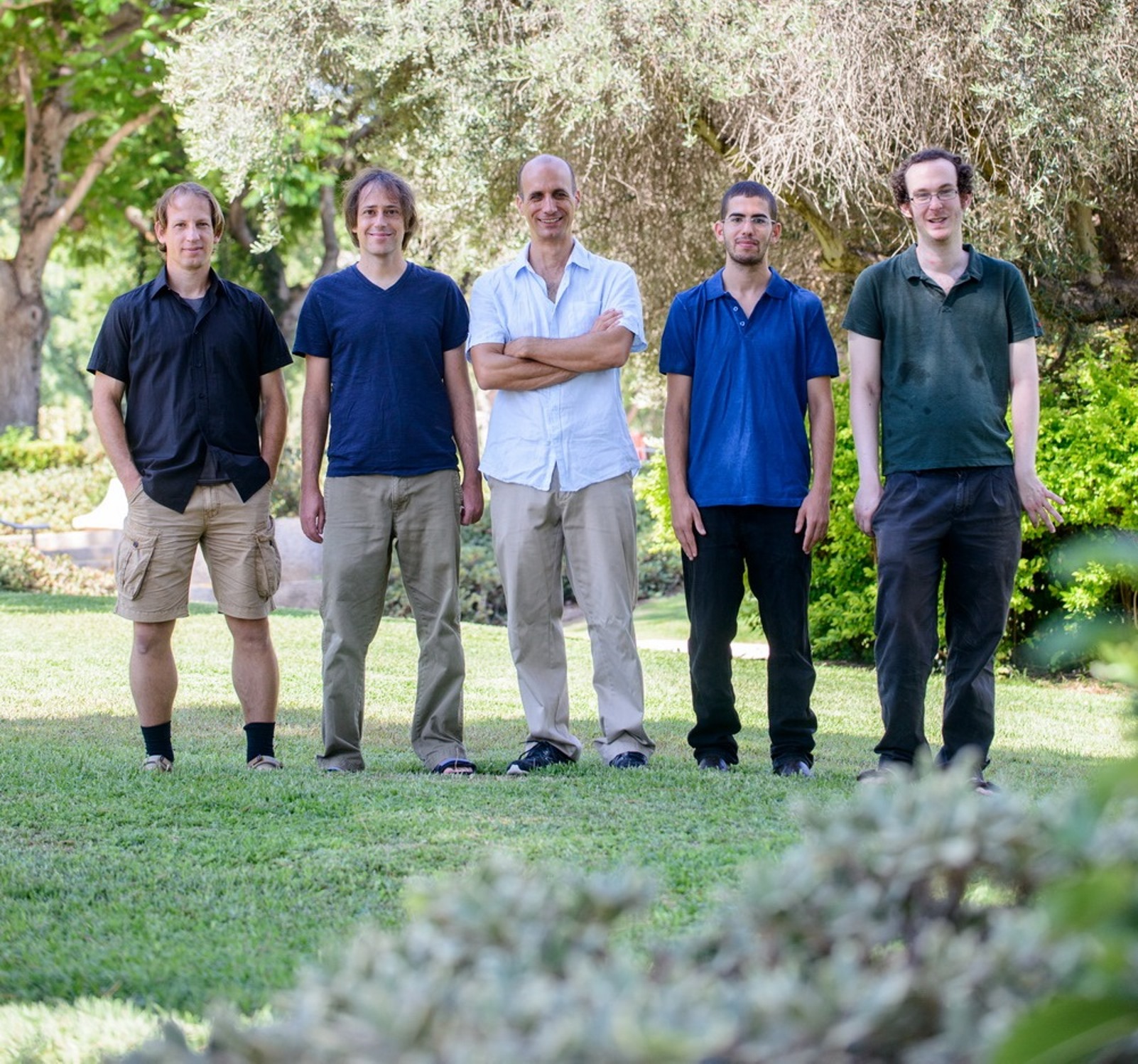 Weizmann_scientists (1) From left, Weizmann researchers Ehud Fonio, Ofer Feinerman, Prof. Nir Gov, Aviram Gelblum and Itai Pinkoviezky. Photo courtesy of Weizmann Institute