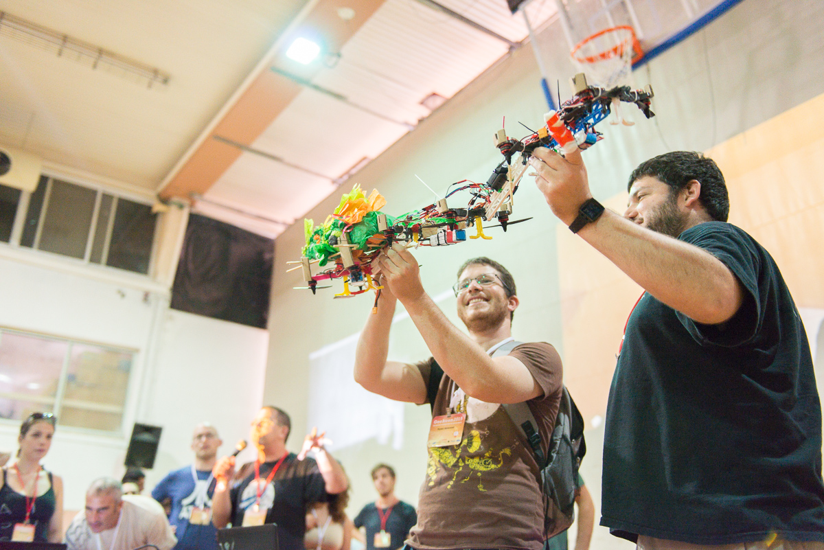 They call this invention the “Chinese dragon.” Photo by Tal Douek They call this invention the “Chinese dragon.” Photo by Tal Douek