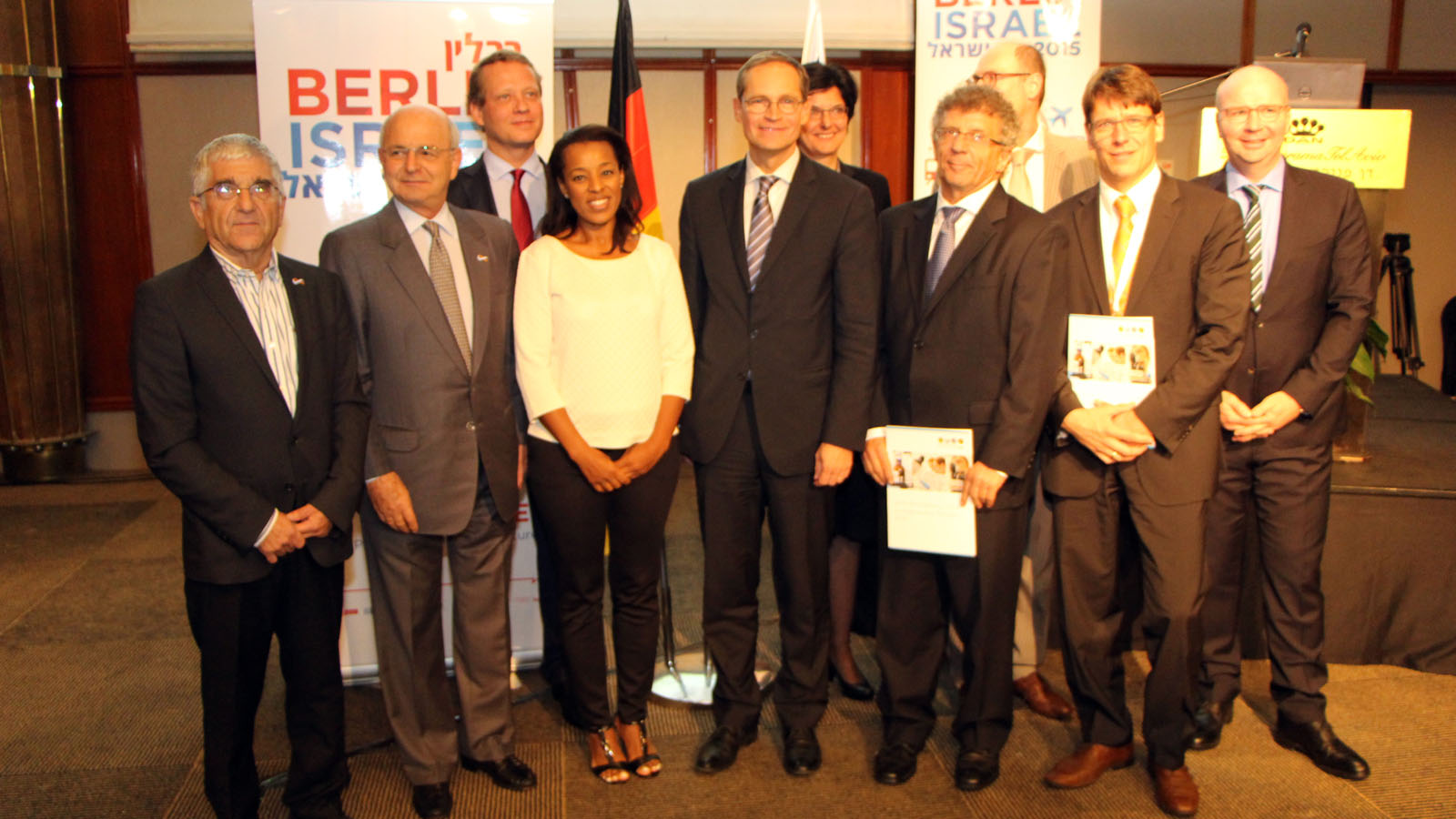 Tel Aviv and Berlin representatives sign new startup exchange program. Photo courtesy of Tel Aviv Municipality