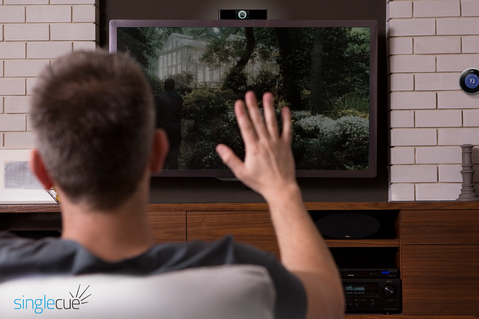 Singlecue recognizes hand motions for remote control. Photo: courtesy