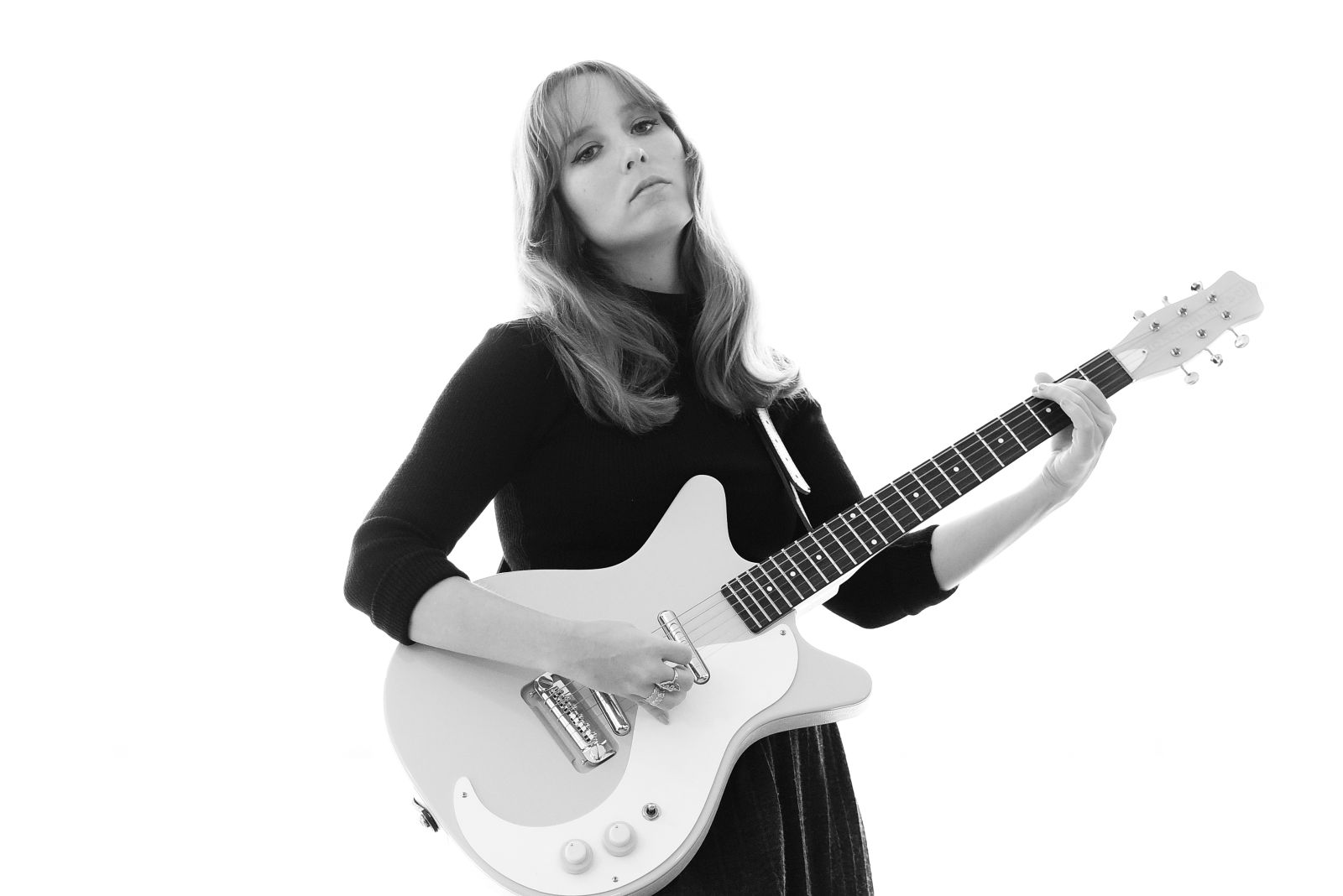 Gitla transcends boundaries with her “hauntingly beautiful clear voice and stirring ballads.” Photo by Tal Bruchiel Gitla transcends boundaries with her “hauntingly beautiful clear voice and stirring ballads.” Photo by Tal Bruchiel