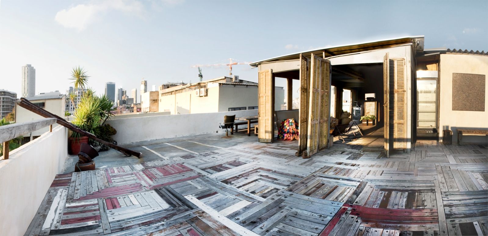Tel Aviv rooftops are popular for corporate get-togethers. Photo courtesy of Splacer Tel Aviv rooftops are popular for corporate get-togethers. Photo courtesy of Splacer