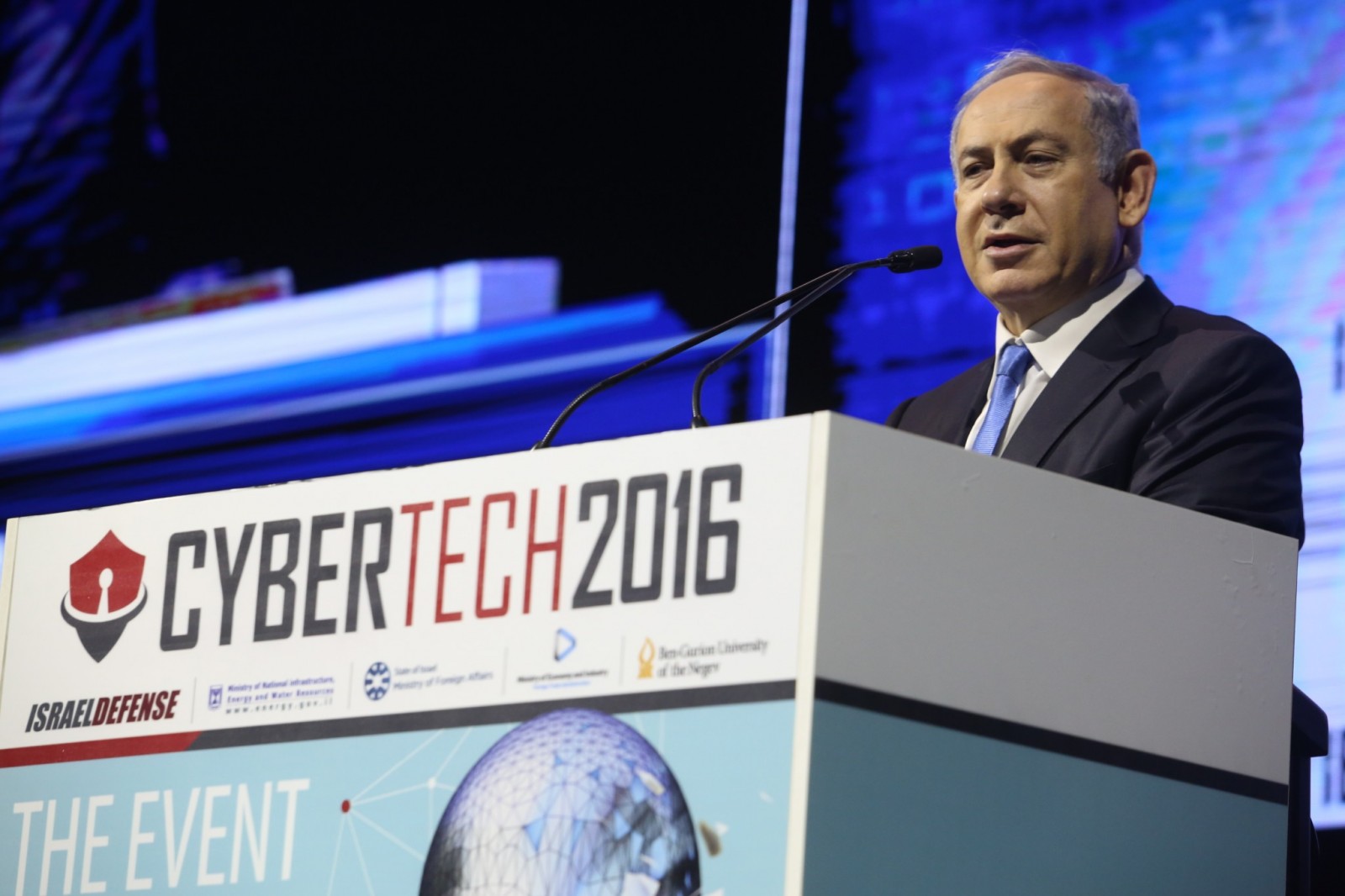Prime Minister Netanyahu addresses Cybertech 2016. Photo by Gilad Kavalerchik