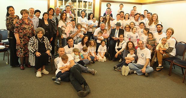 Israel Kristal with his extended family. Photo by Guinness World Records Israel Kristal with his extended family. Photo by Guinness World Records