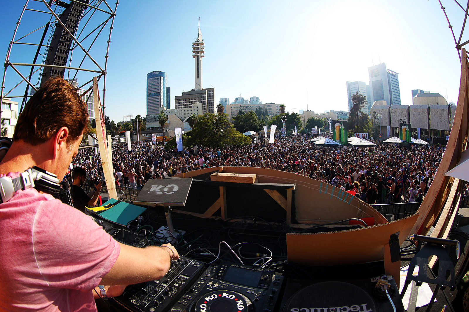 Tel Aviv street party. Photo by Guy Yechiely