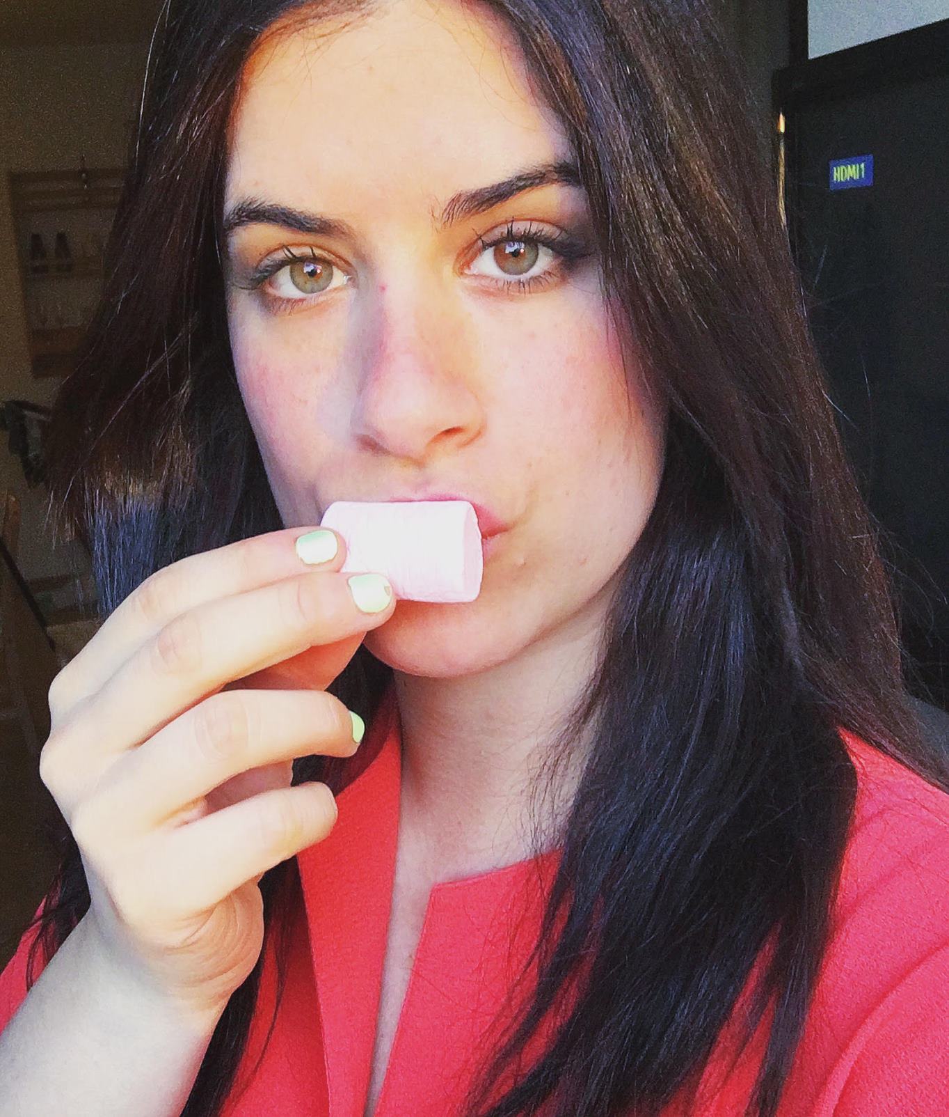  Social-media dessert queen Sharona Levinbaum. Photo courtesy