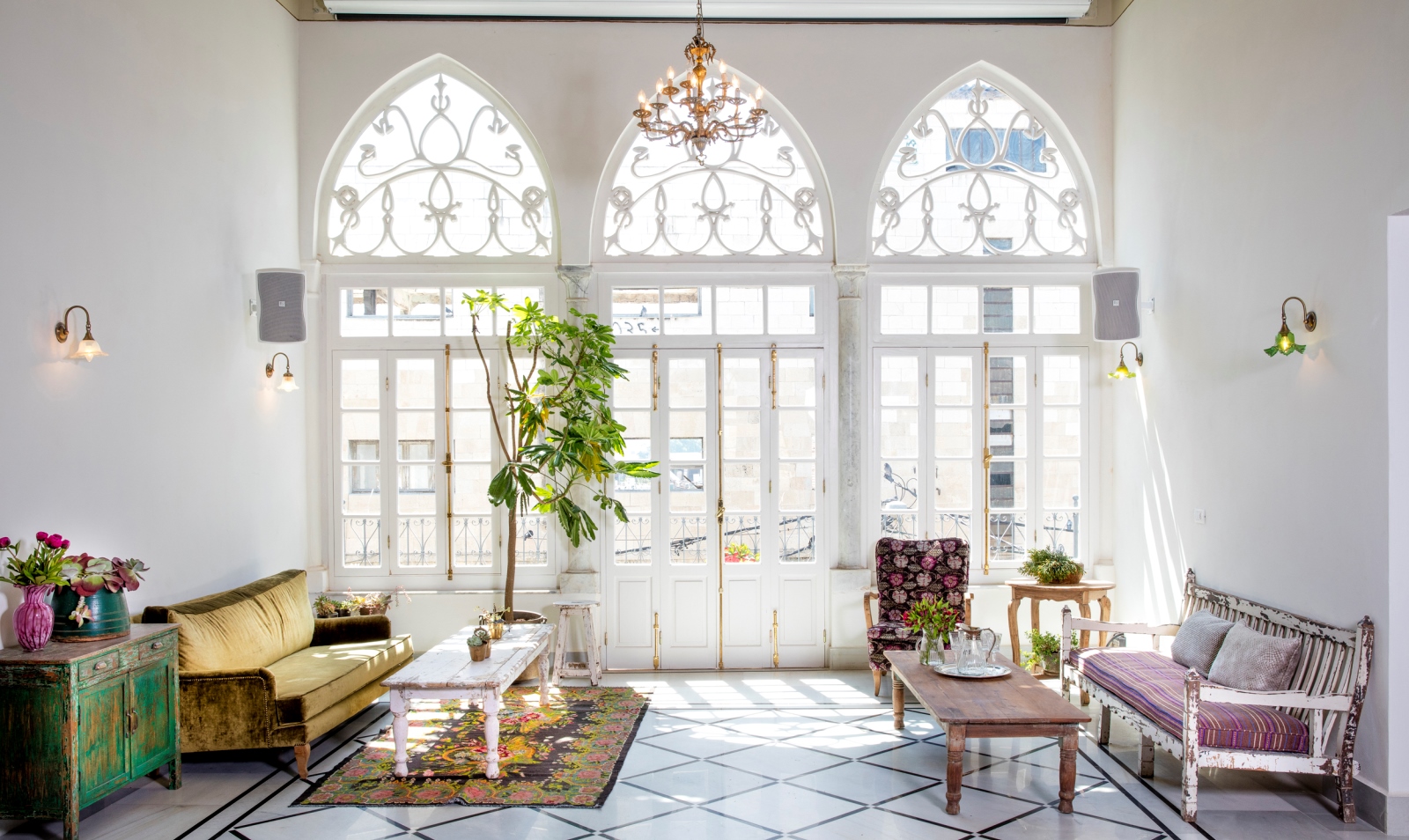  Inside an apartment in the renovated Anglo-Palestine Bank Building in Jaffa. Photo by Yossi Salis