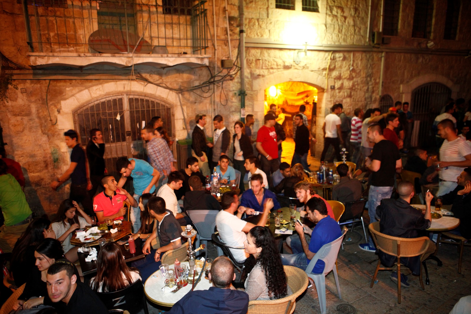 Jerusalem nightlife. Photo by Ariel Jerozolimski Jerusalem nightlife. Photo by Ariel Jerozolimski