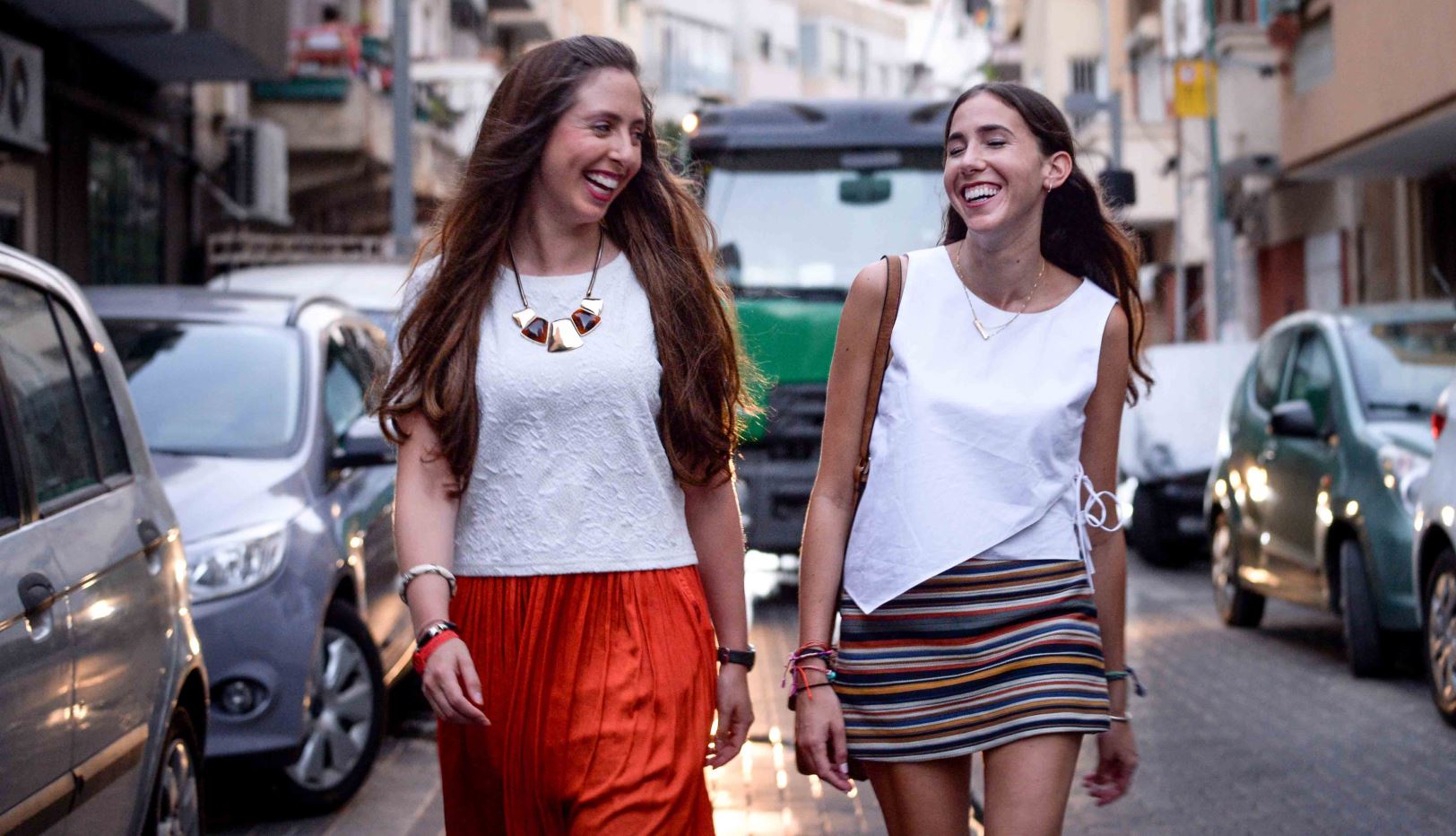 New York fashion forecasters Rebecca Brown, left, and Emily Fine during their group’s “Fashion Week” in Tel Aviv. Photo by Aviram Valdman