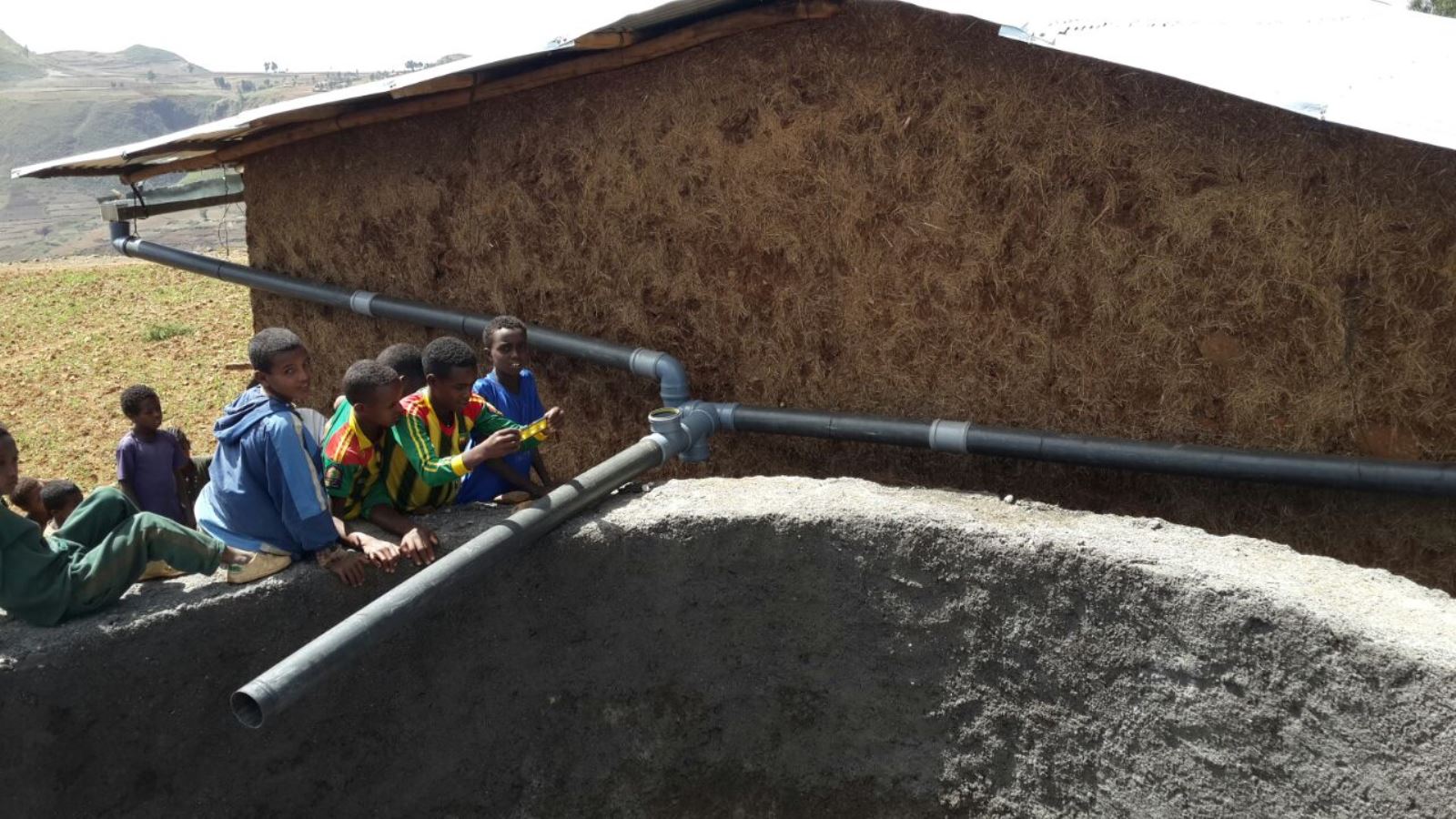 Kids in Meskele Cristos now have a source of drinking and washing water at school. Photo courtesy of Nimrod Polonsky, Matan Segman, Tal Dana/Technion Spokesperson’s Office