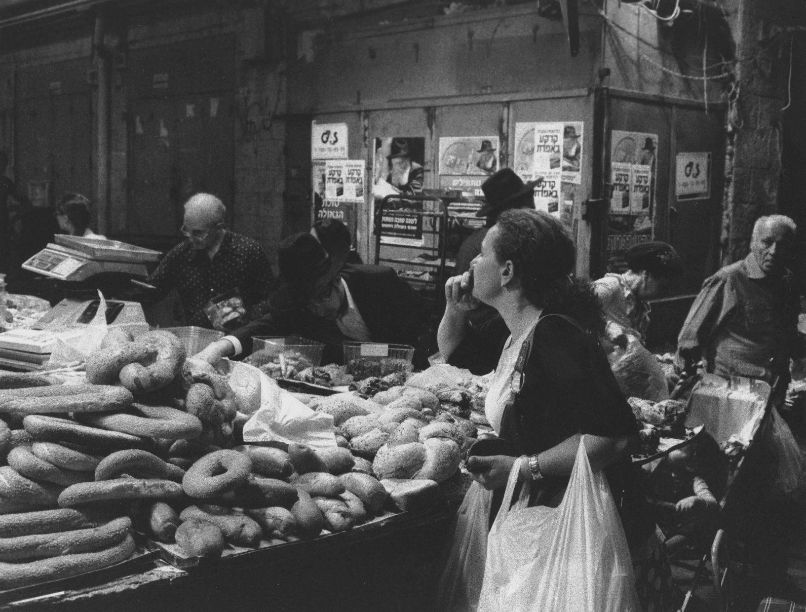Woman in Machane Yehuda market. Photo by Paul Margolis