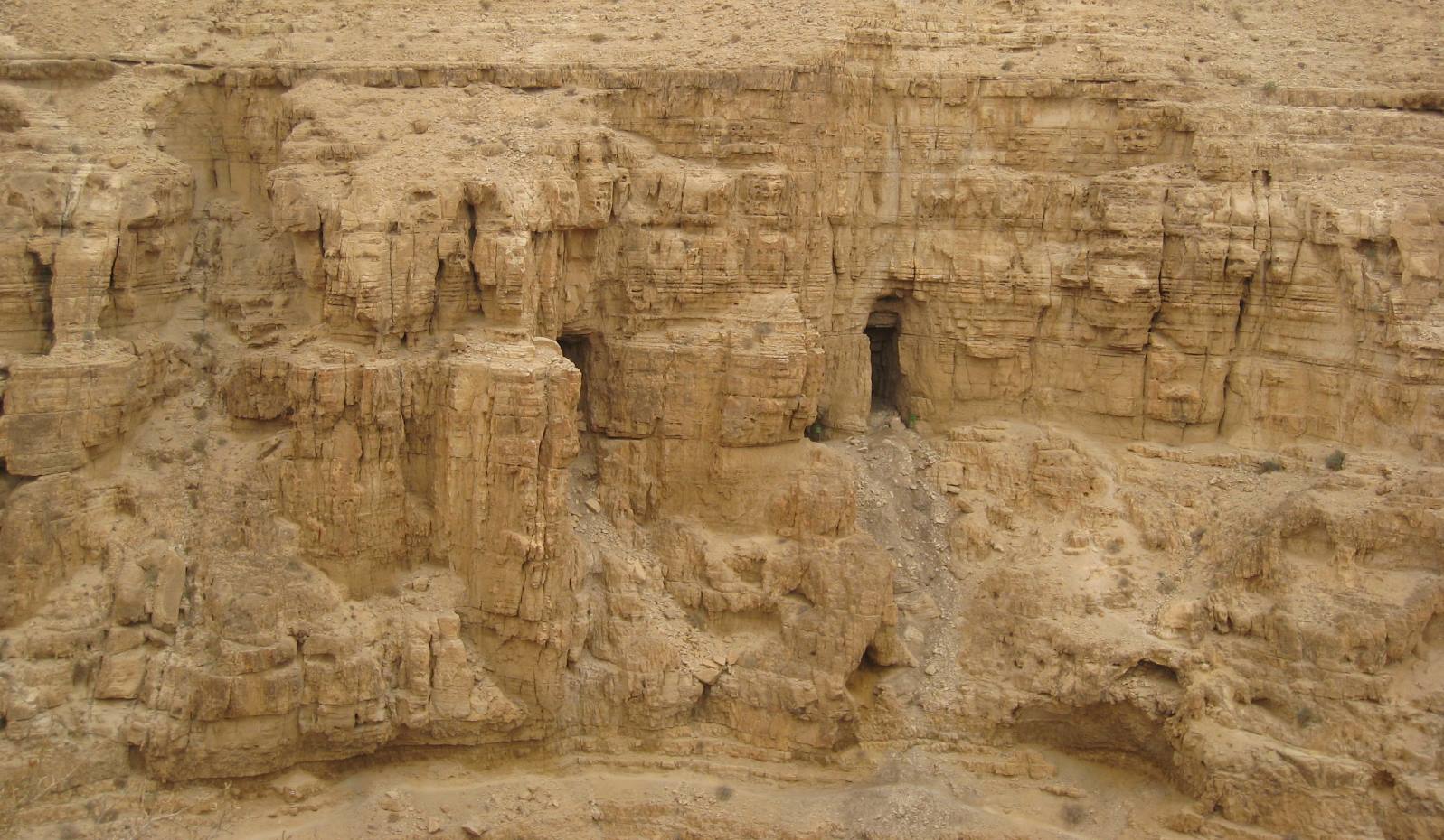 Caves at Nahal Dragot. Photo by Brian Blum