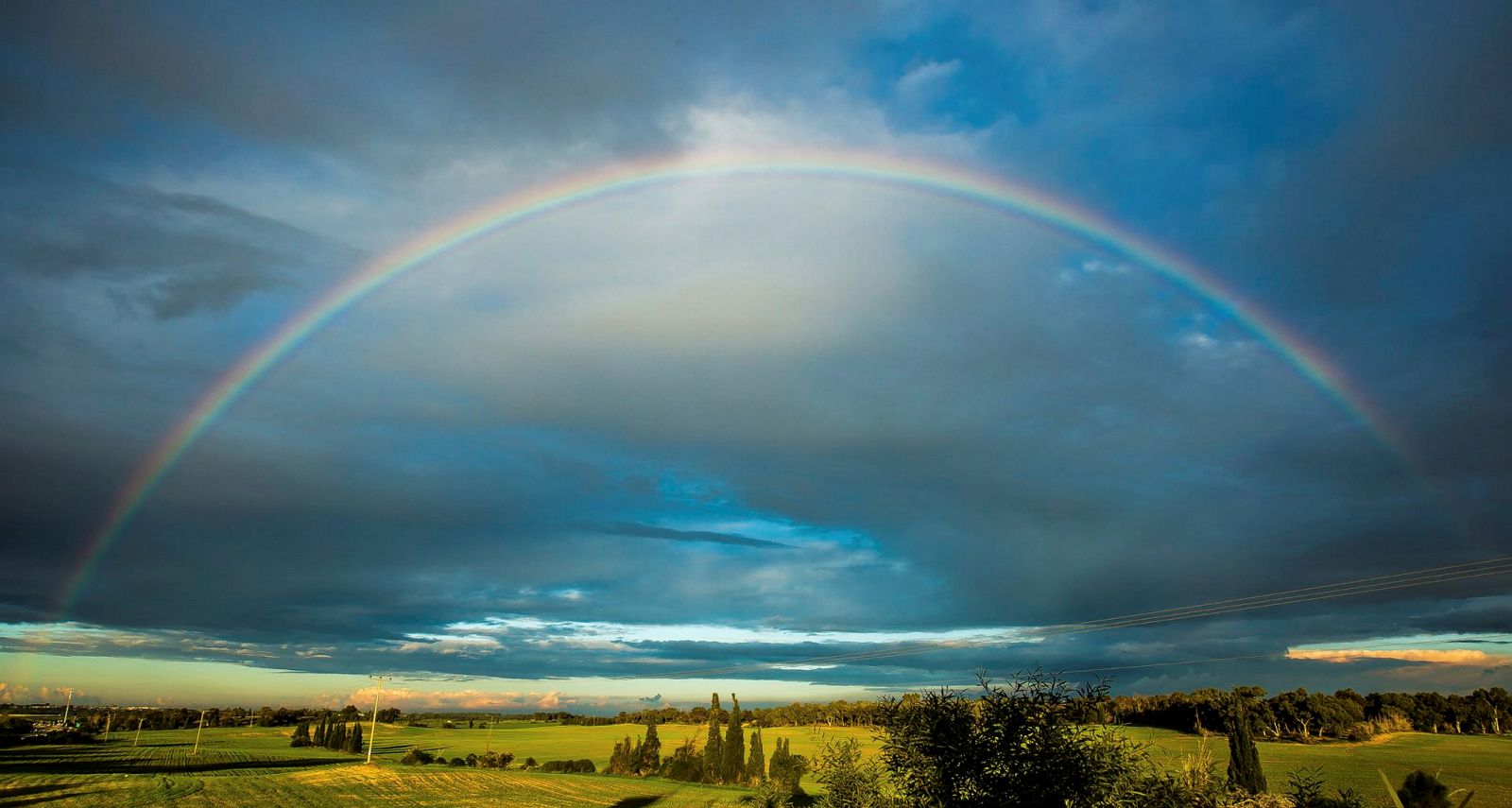 A full rainbow over the southern city of Ashkelon on December 21, 2014. Photo by Edi Israel/FLASH90