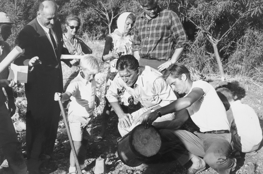 Kirk and Michael Douglas work together to plant a tree in a KKL-JNF forest in Israel in 1965. Photo courtesy of KKL-JNF Archive