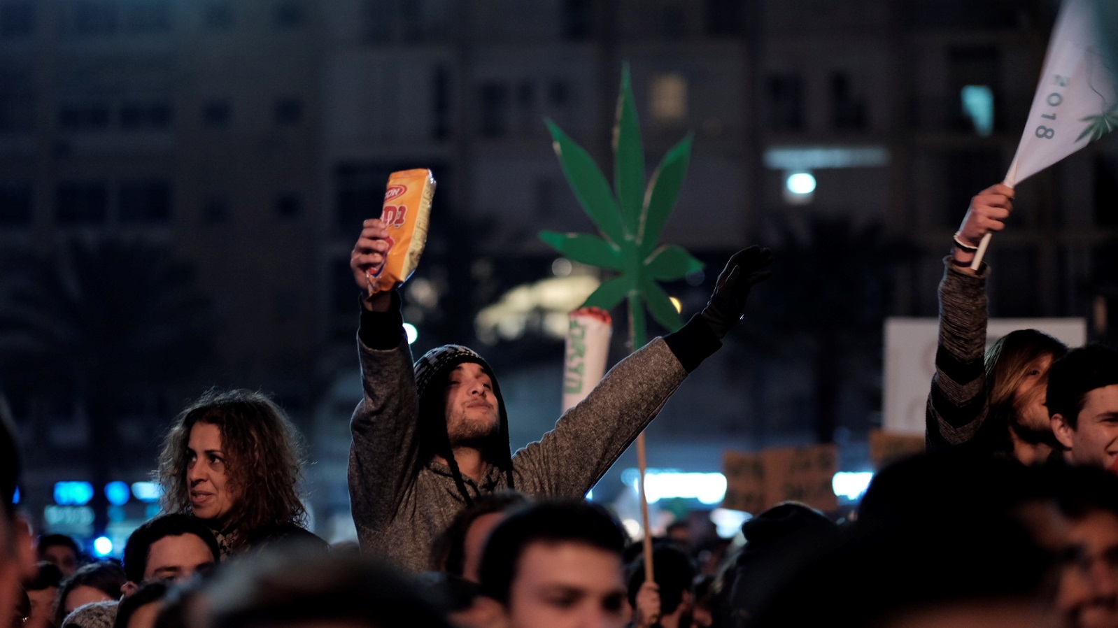 Thousands attend a Tel Aviv rally in support of legalizing marijuana, February 4, 2017. Photo by Tomer Neuberg/FLASH90