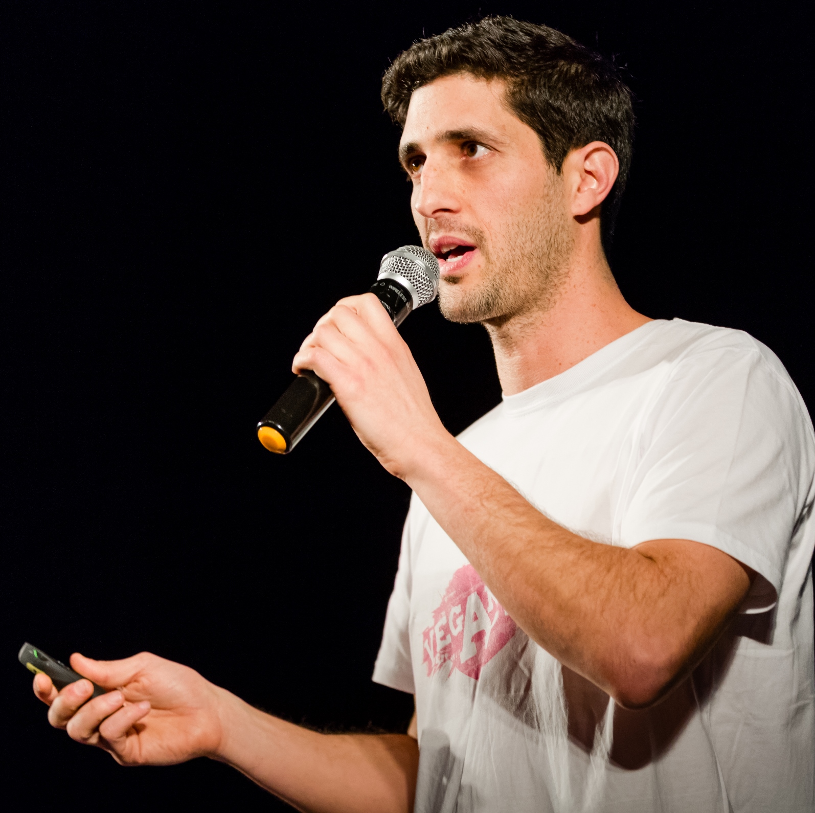 VeganFriendly founder Omri Paz speaking at the fourth Vegan Congress in Tel Aviv, February 2017. Photo by Tamar Almog
