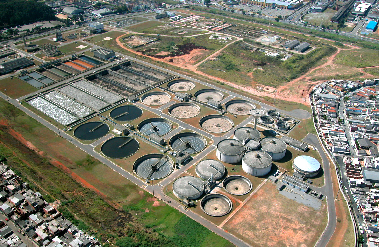 A sewage treatment plant in Brazil. Photo courtesy of Lodologic