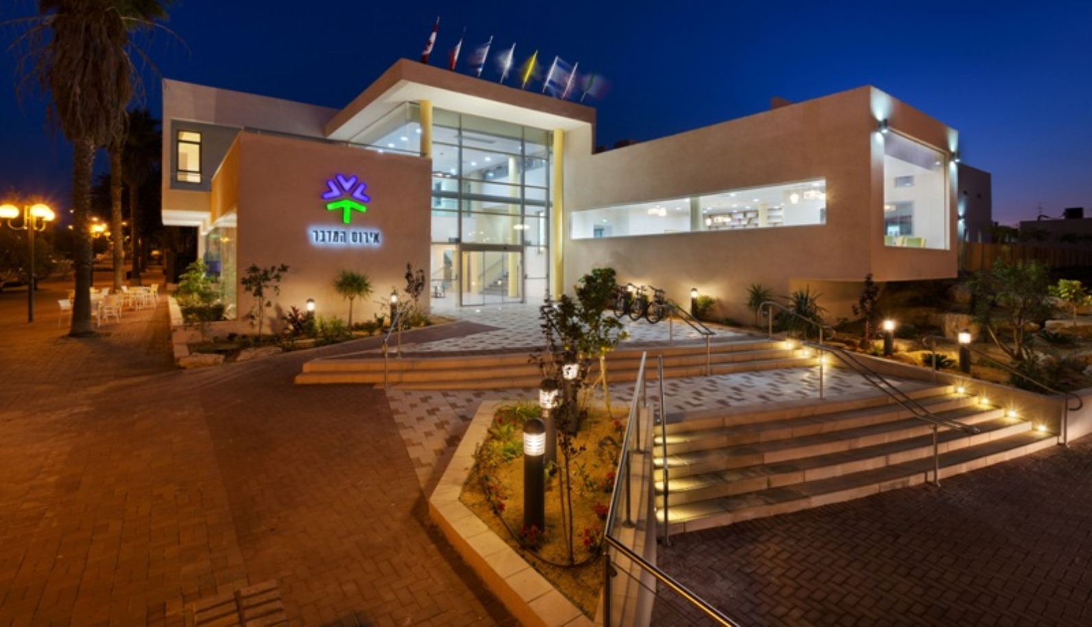 Desert Iris Hotel photo by Assaf Pinchuk