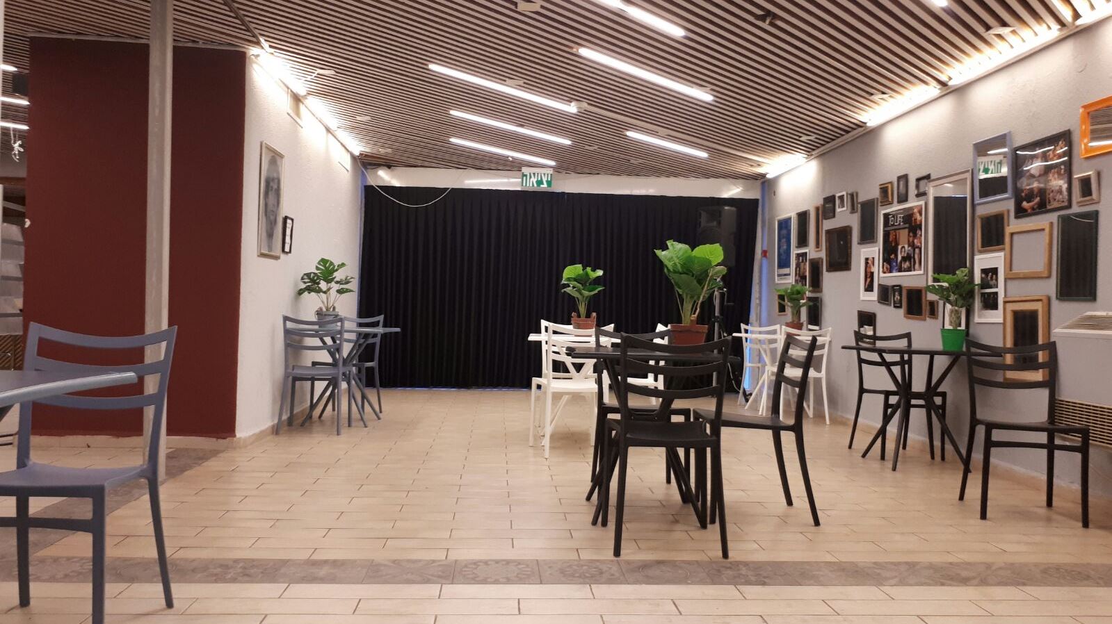 Café Motek at Mara Theater in Kiryat Shmona aims at social inclusion for people with mental illness. Photo courtesy of Enosh