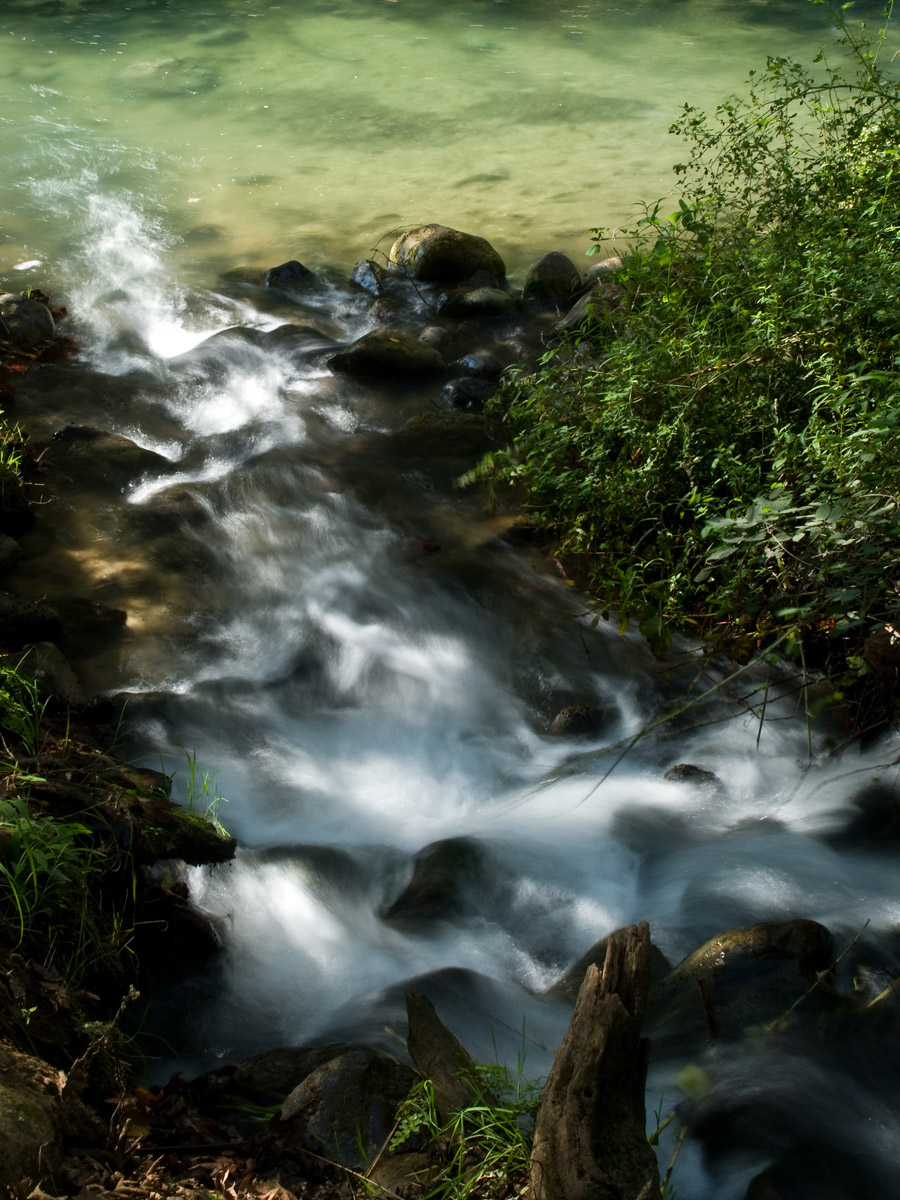 Nachal Snir boasts numerous waterfalls. Photo by Yehoshua Halevi
