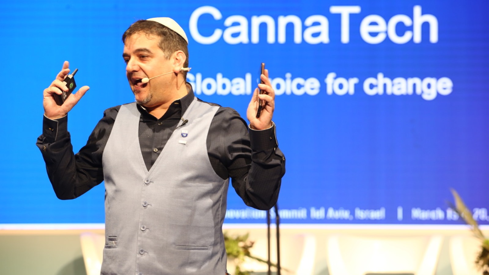 Saul Kaye, CEO of iCAN and CannaTech, opening the fourth annual CannaTech Israel conference in Tel Aviv. Photo by Tal Pais/Photogenim