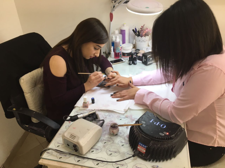 Amany in her new salon in Lod. Photo courtesy of Nahshonim