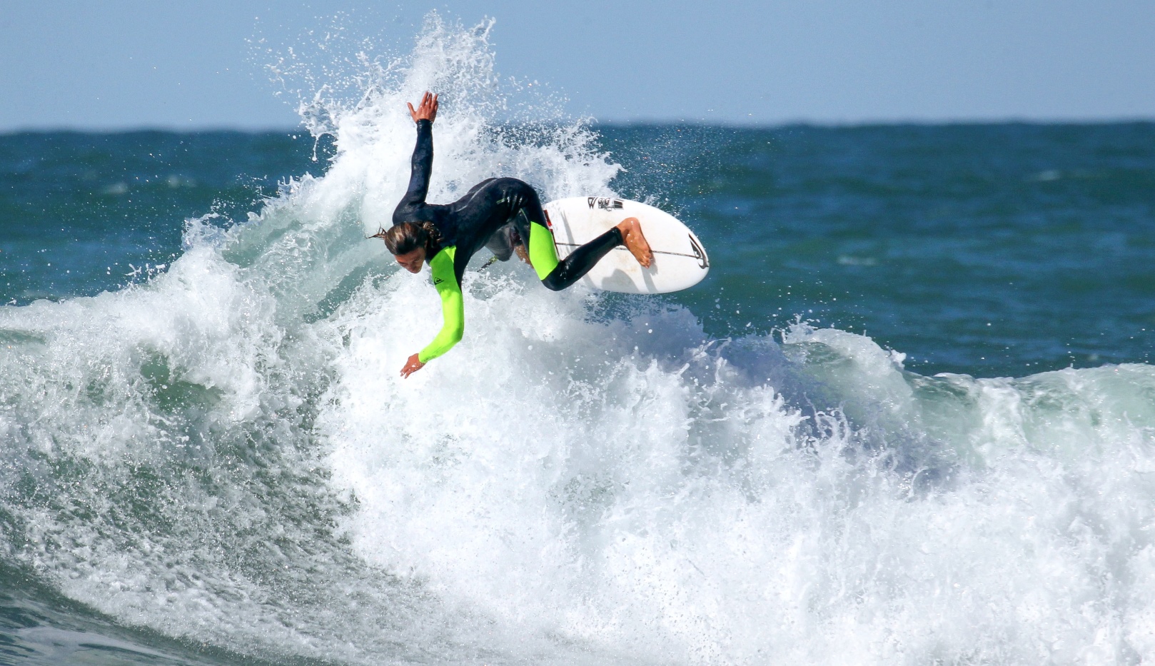 Surfers competing in the 2019 SEAT Pro Netanya surfing competition, January 18, 2019. Photo by Flash90