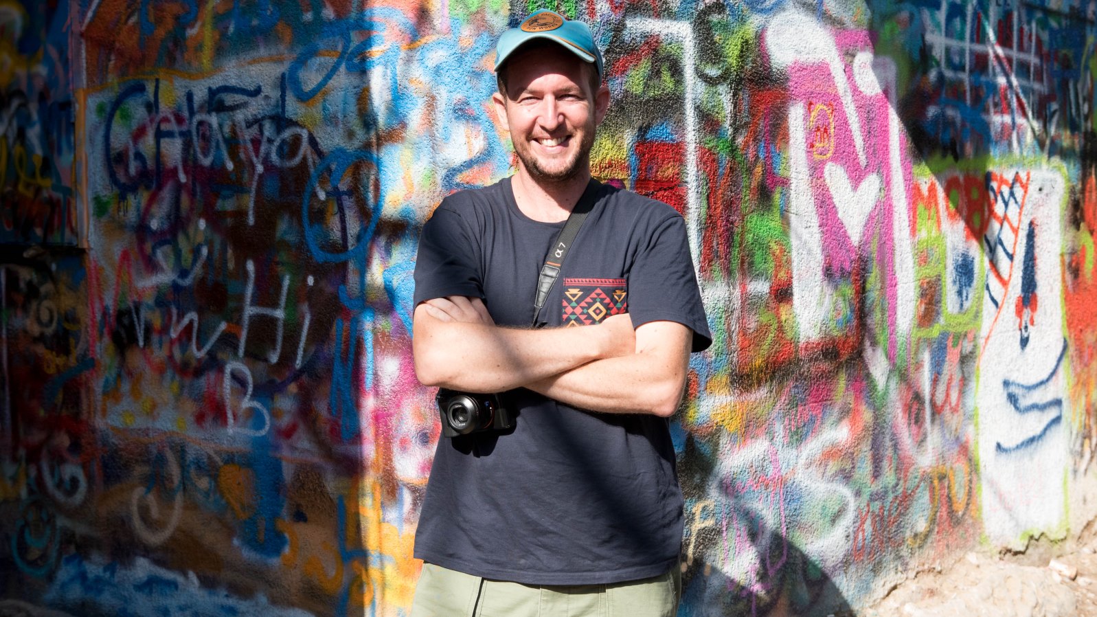 “Tel-Avivi” street photographer Ido Biran. Photo by Peter Varga