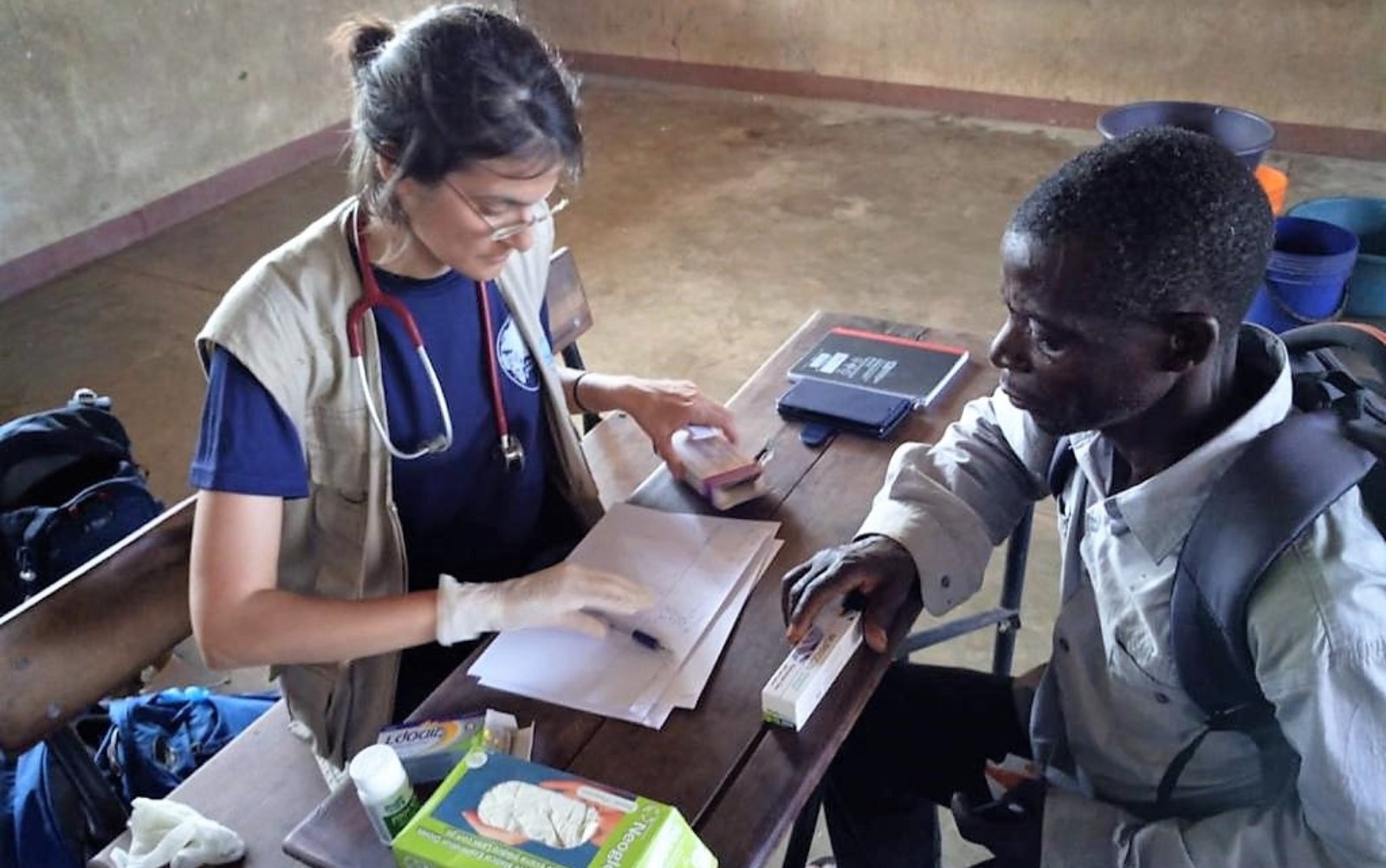 Dr. Tal Hanani, head of the JDC-NATAN Mission, carrying out a medical assessment in Mozambique. Photo: courtesy