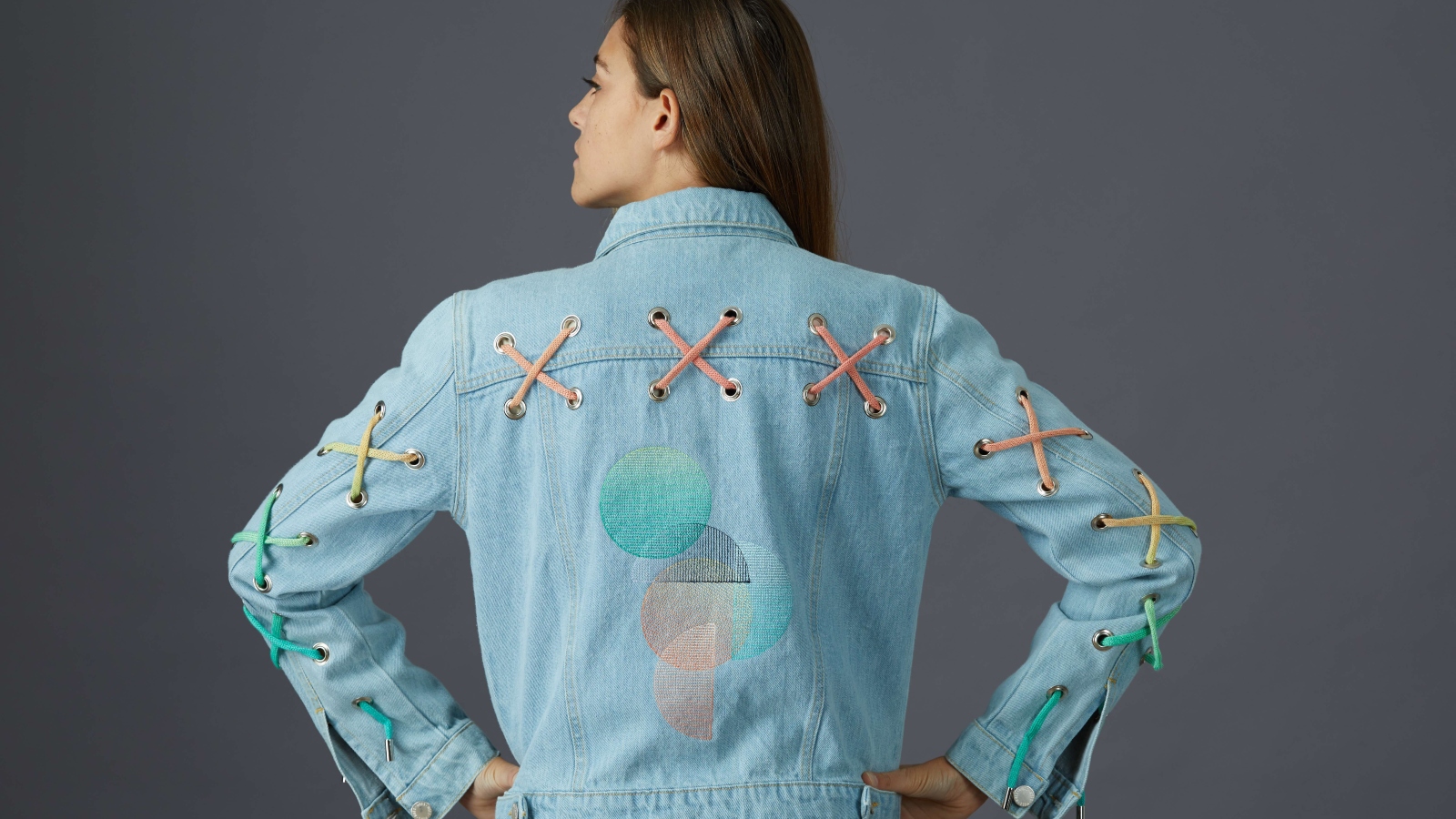 Twine invented a digital printing process for dyeing thread on demand. Photo by Ofir Abe