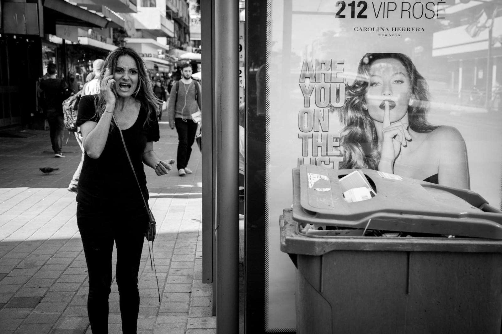 Telephone companions in Tel Aviv. Photo by Evyatar Dayan/ThisIsTelAviv