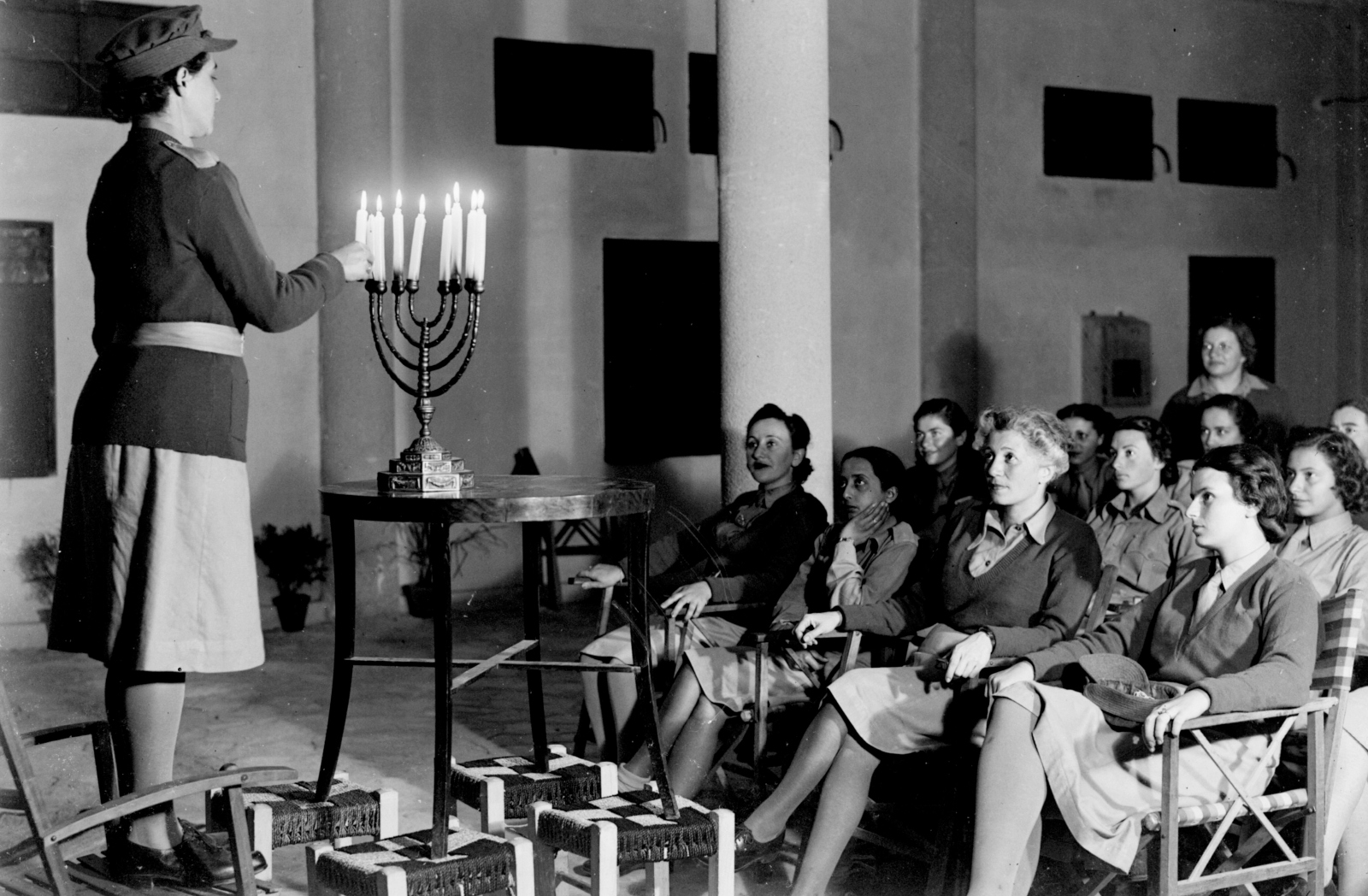 Members of the British Army’s Auxiliary Territorial Service celebrate Hanukkah in Cairo in 1942. Photo: GPO