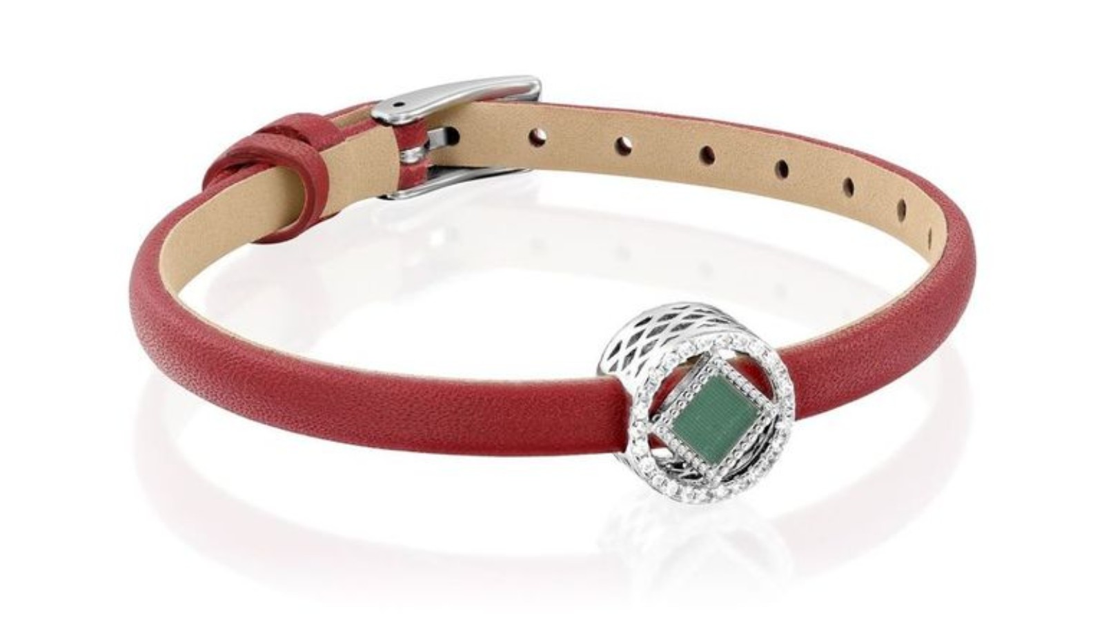 TANAOR’s Freedom Bracelet with its Bible on a chip. Photo courtesy of TANAOR