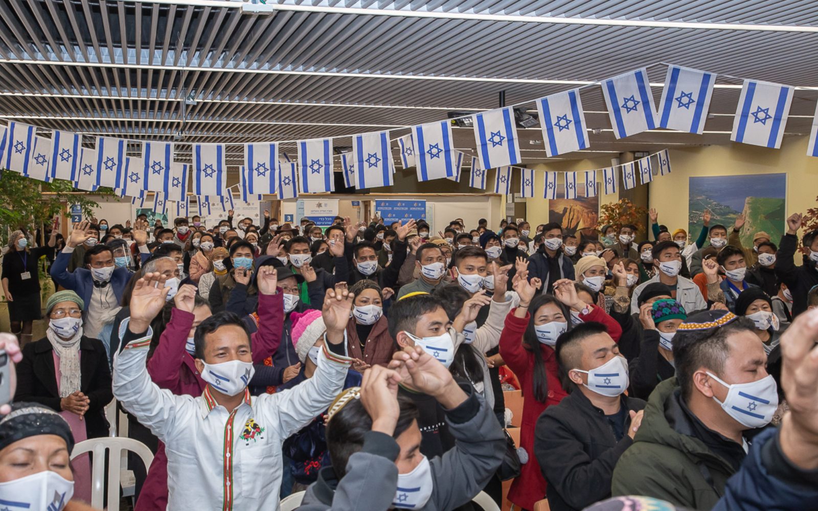 New Bnei Menashe immigrants at the airport, December 2020. Photo by Eleonora Shiluv/Courtesy of the Ministry of Aliyah and Integration