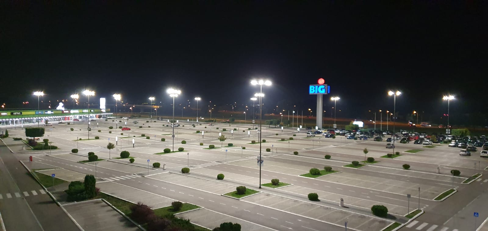 Juganu’s connected lighting system in a shoppers’ parking lot in Serbia. Photo courtesy of Juganu